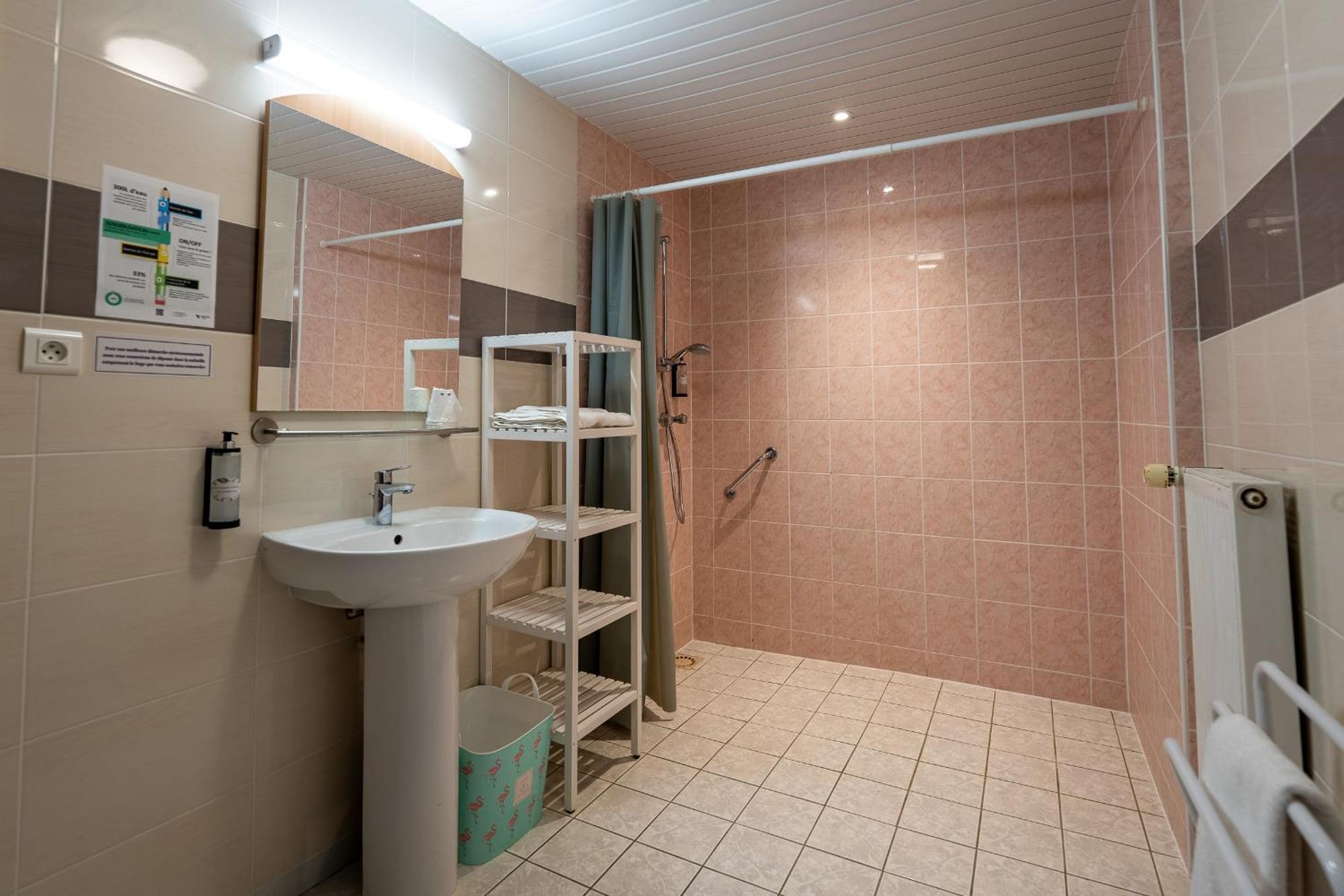Villa Hotel Gien Luaran gambar